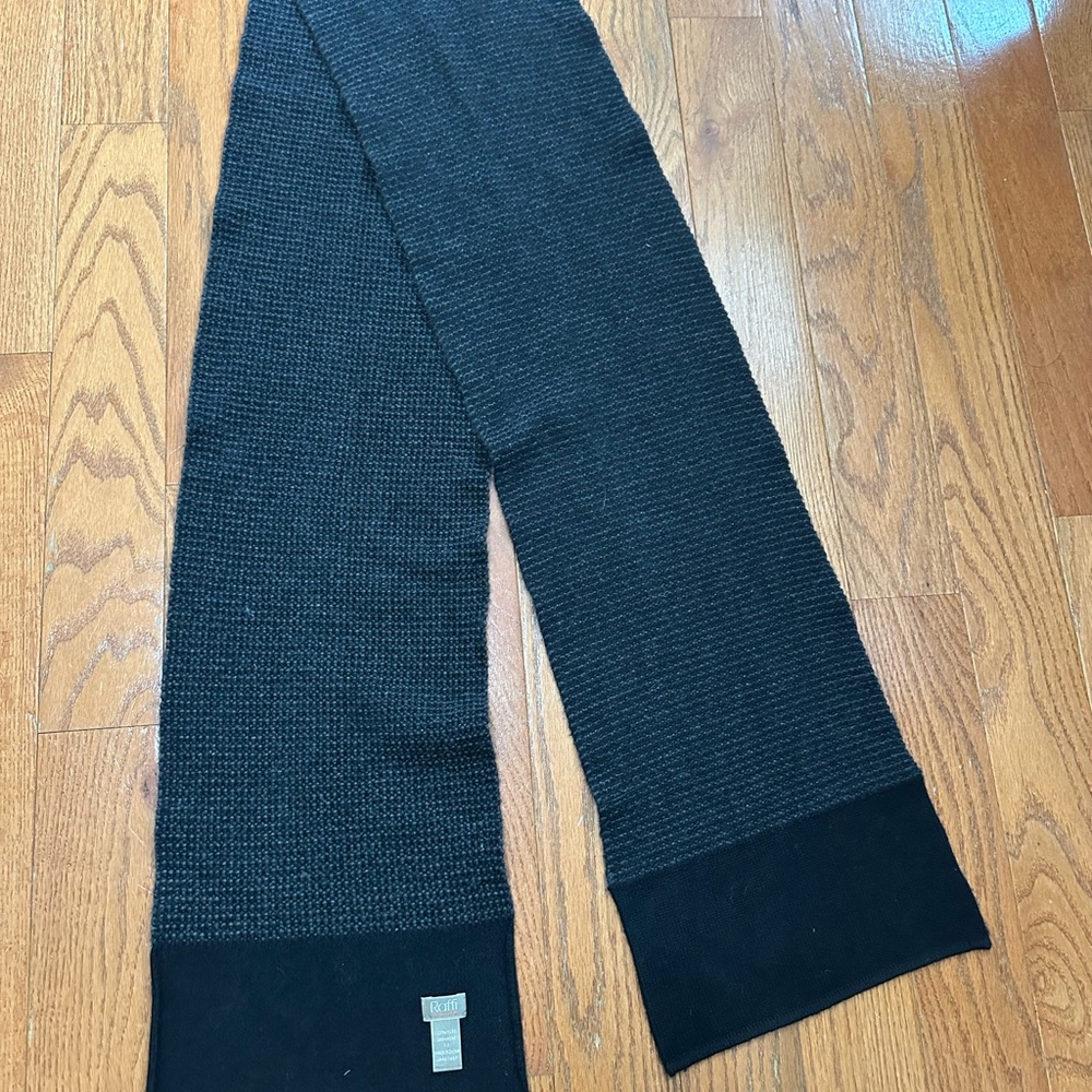 Raffi Charcoal Cashmere Knit Scarf Men’s Size 9” X 73”